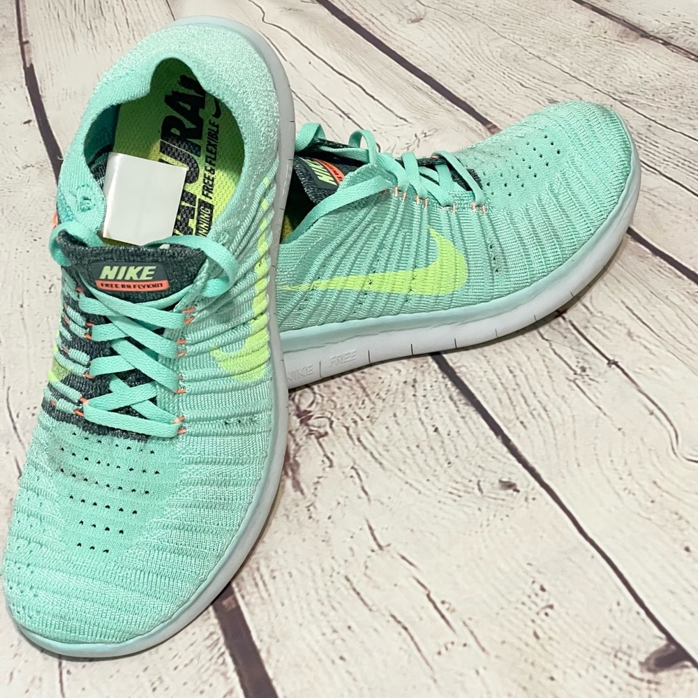 Nike Free RN Flyknit sz 8
